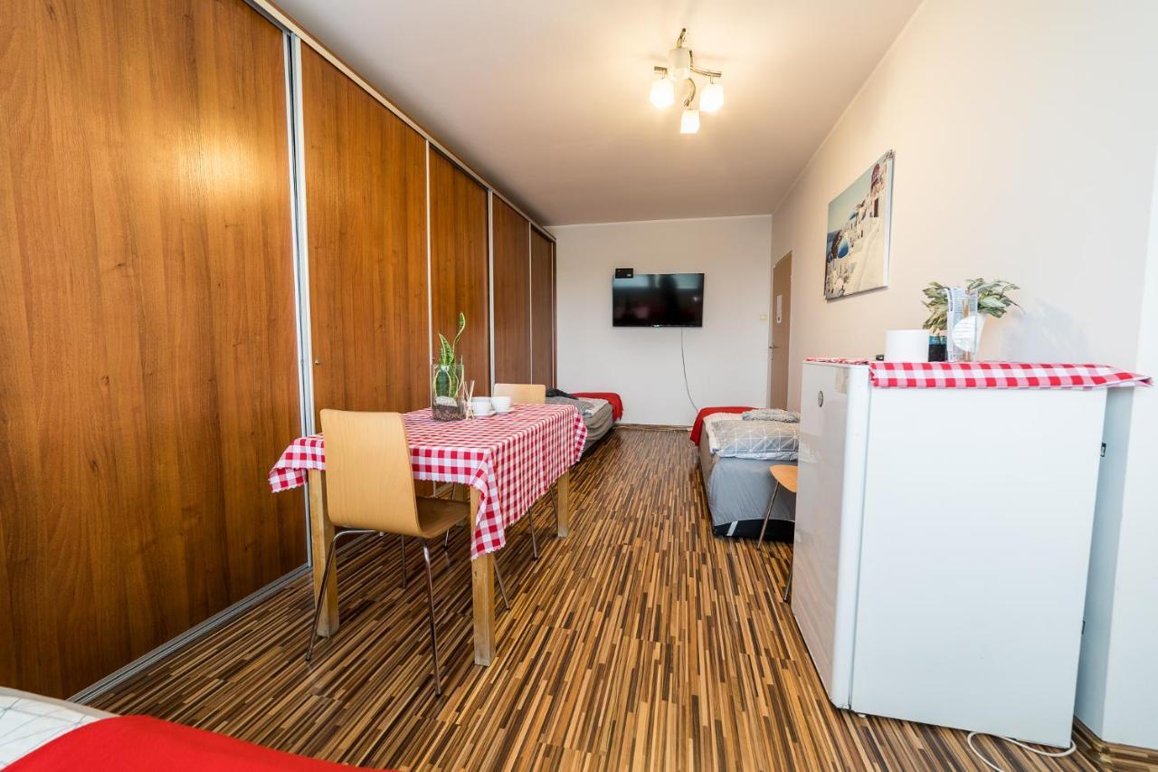 Pokoje Nad Pizzeria 波兹南 外观 照片